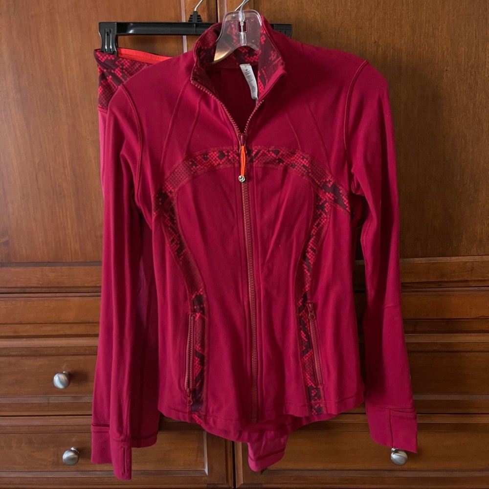 Lululemon Outfit - cranberry red and snake design